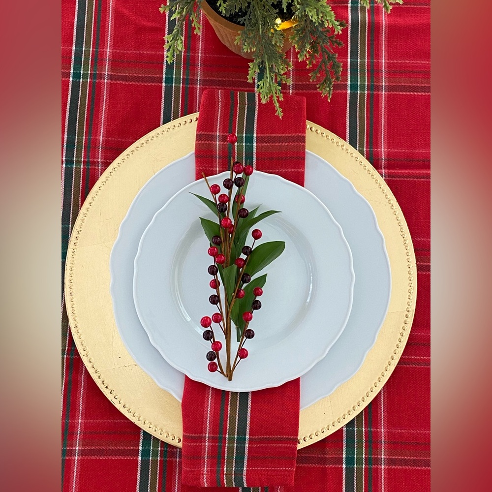 Holiday Tablecloth 6 Napkin Set